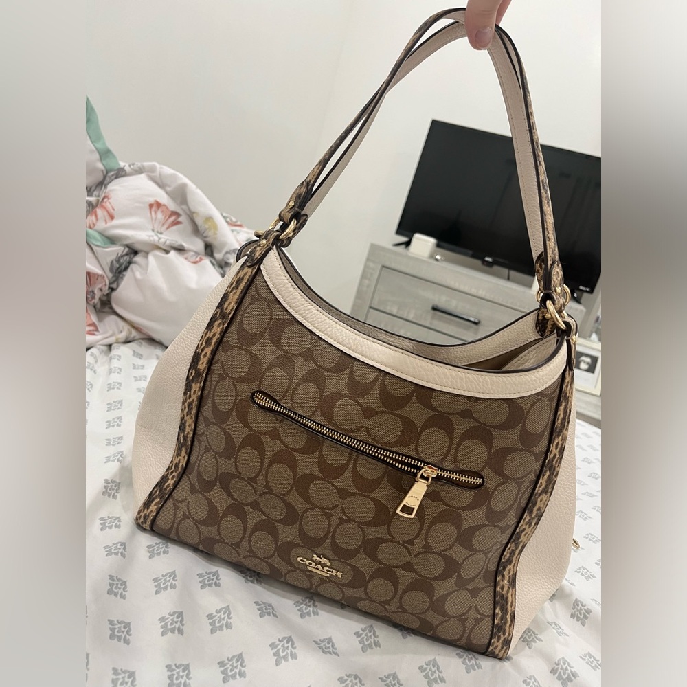 Coach shoulder bag 👜